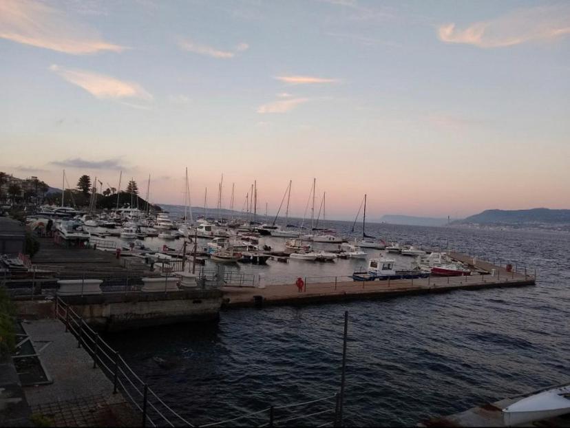 Casa Medusa Messina Buitenkant foto